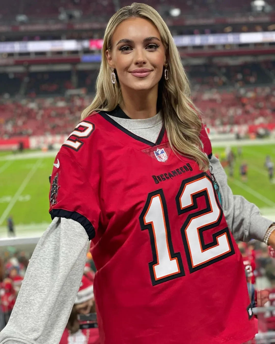 Veronika Rajek Celebrates Tom Brady And The Bucs Making The Playoffs 