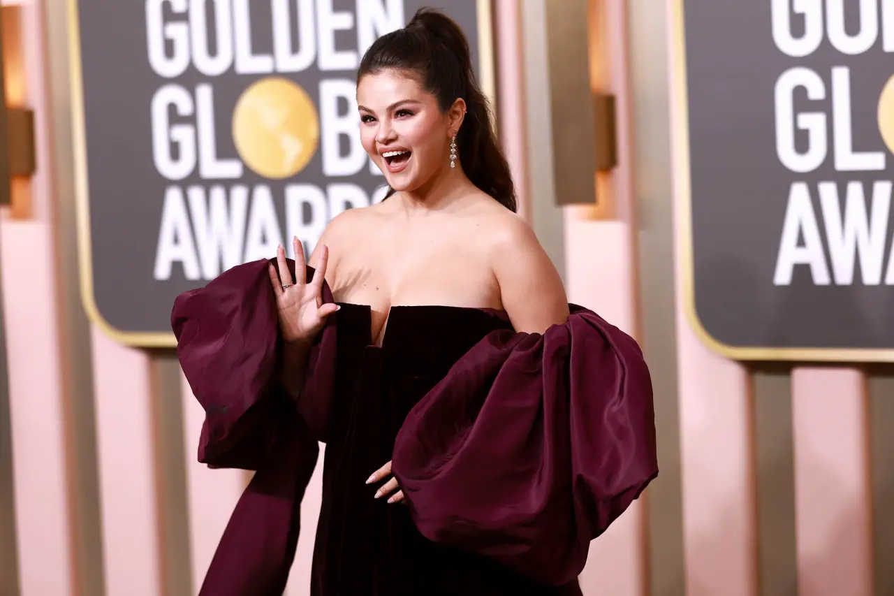 Selena Gomez Responds To Fan 