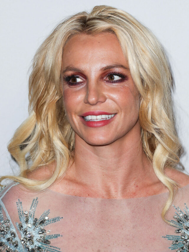 Singer Britney Spears wearing a custom Uel Camilo dress