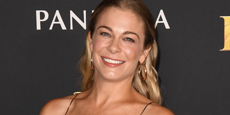 LeAnn Rimes Wore the Riskiest V-Neck Outfit and Fans Are Overwhelmed