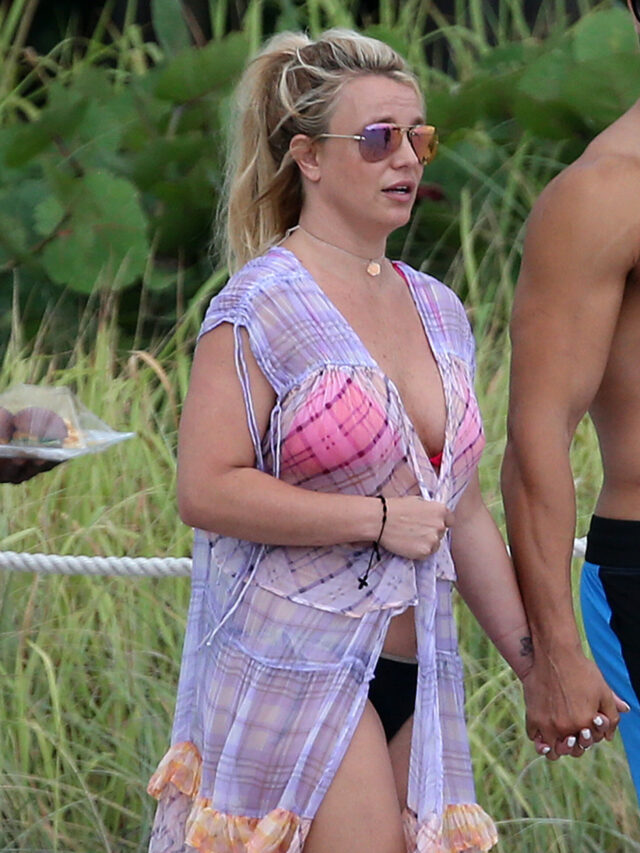 Britney Spears wears a pink bikini 